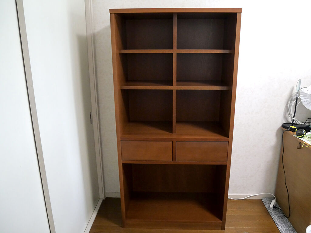 旦那様の書斎に納品させていただいた婚礼タンスからリメイクした本棚兼カバン収納
