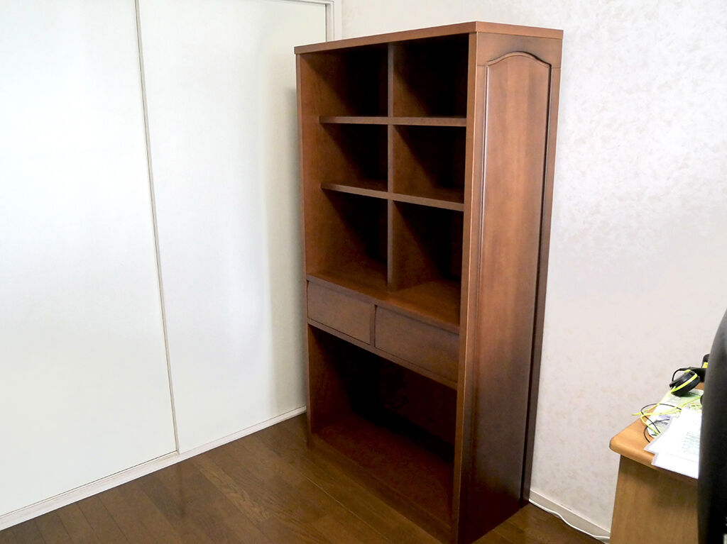 コンパクトになって良いね!と言っていただけた婚礼タンスからリメイクした本棚兼カバン収納