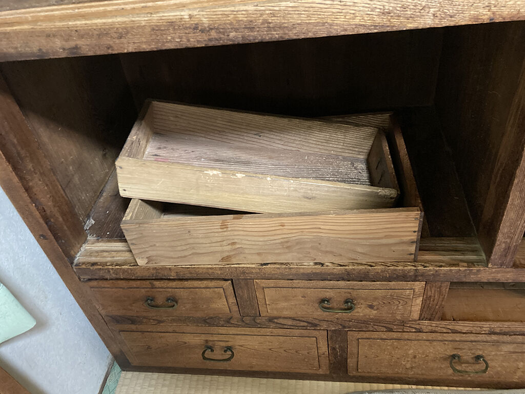 経年による不具合の多かった茶箪笥