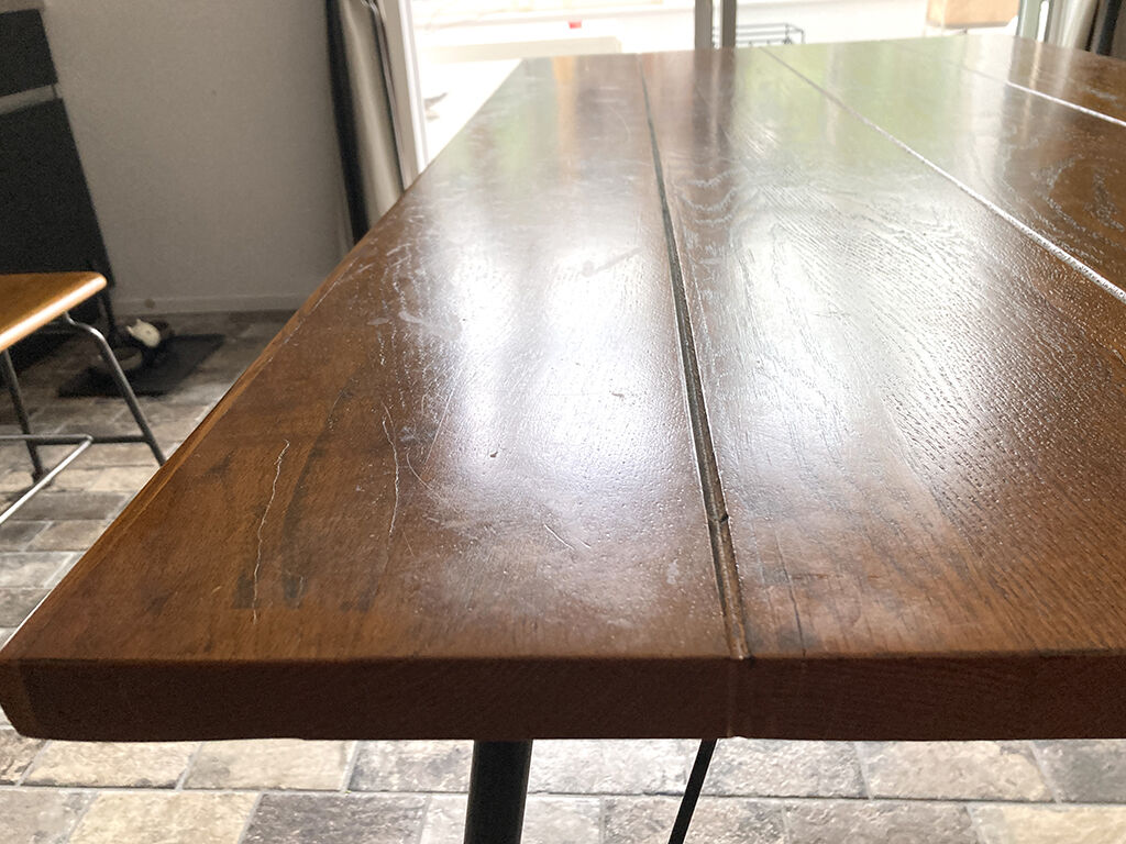 リサイズ前のダイニングテーブル