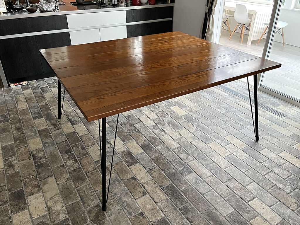 天板を拡張リサイズしたダイニングテーブルをお客様のお家に納品