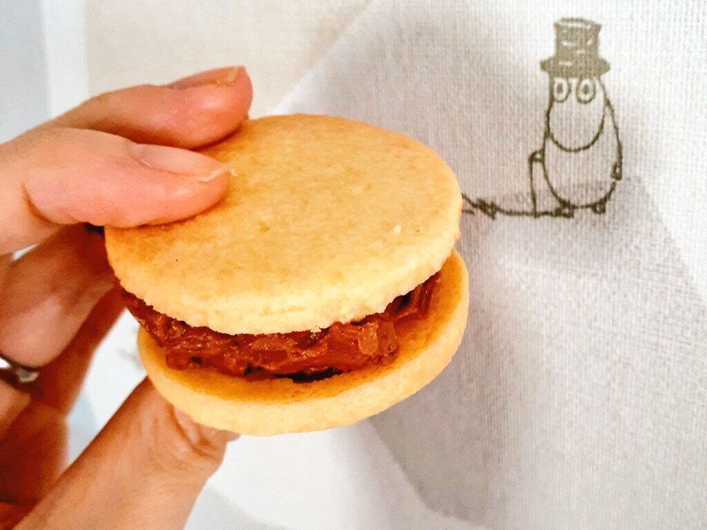 手作りのチョコレートサンド