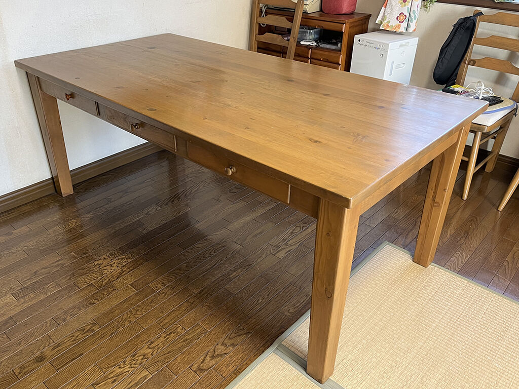 横幅サイズを小さくリサイズしたいとご相談いただいたダイニングテーブル