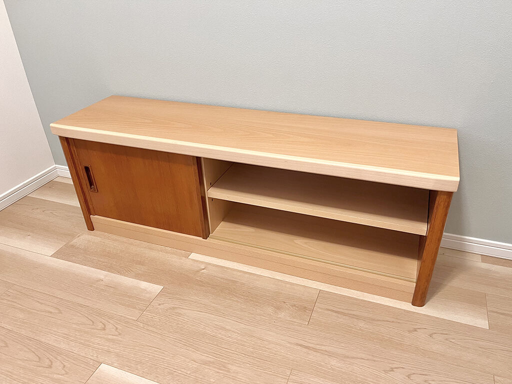 お部屋の雰囲気にお似合いの婚礼家具からリメイクしたテレビボード