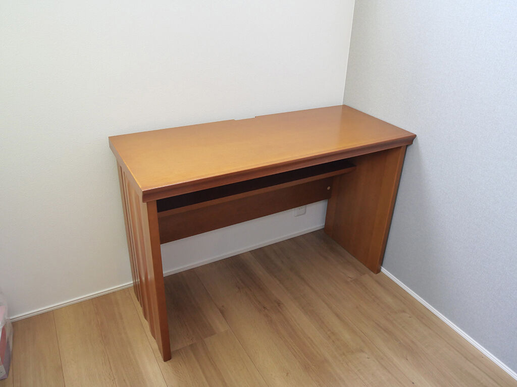 お客様宅に納品した婚礼タンスからリメイクしたパソコンデスク
