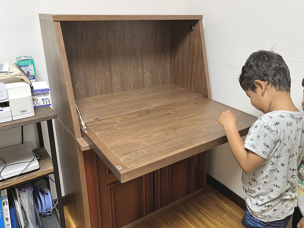 お客様のお子さんにも興味津々のご様子で見ていただけたライティングビューロー