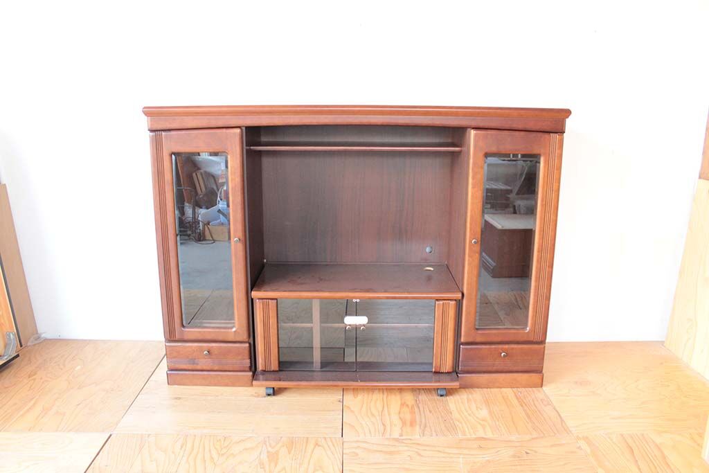 重厚感あるテレビボード