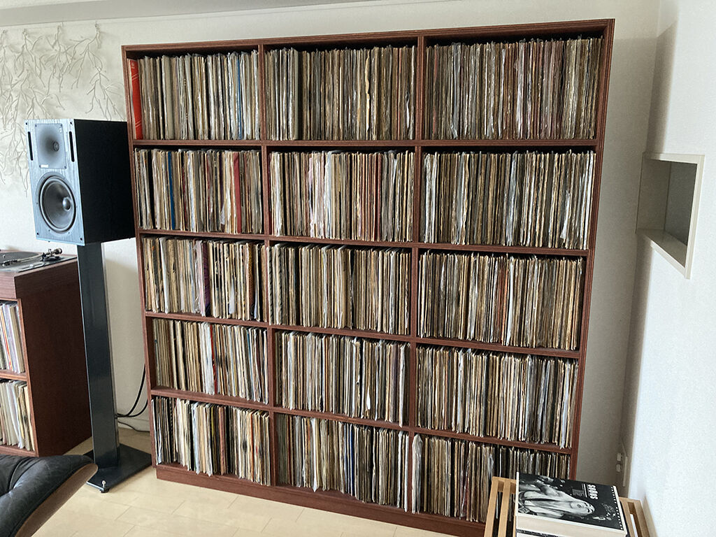 お客様が元々お持ちだった5列×5段のレコードラック