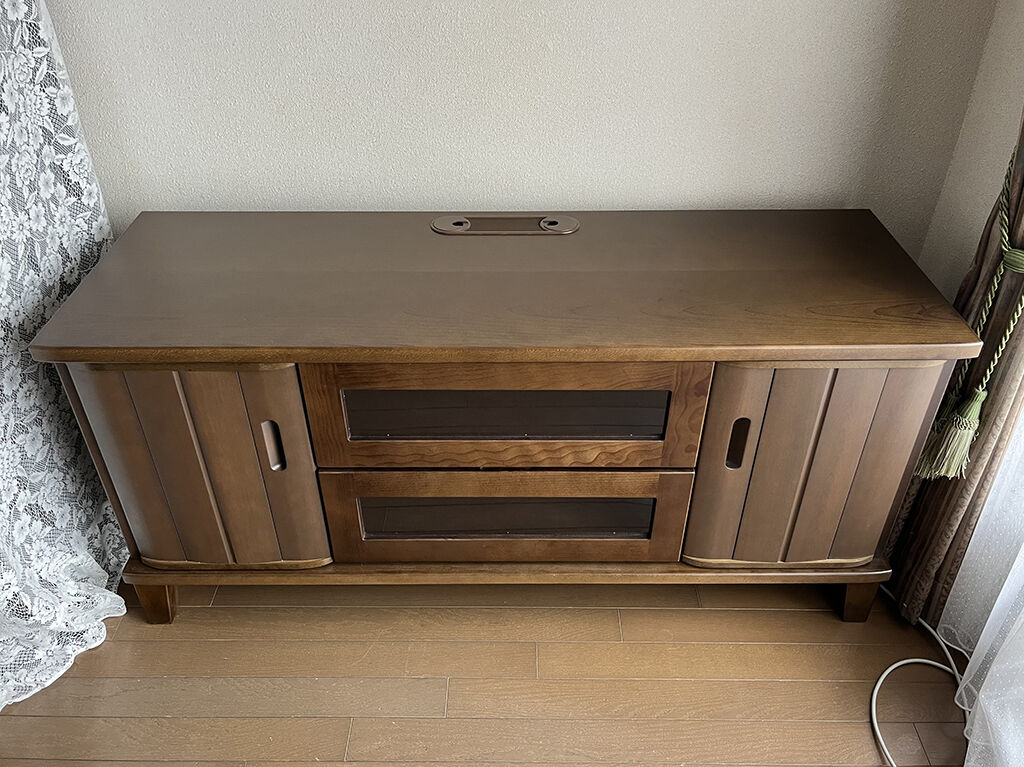 リフォーム後のお部屋に納品したリメイク後のテレビ台