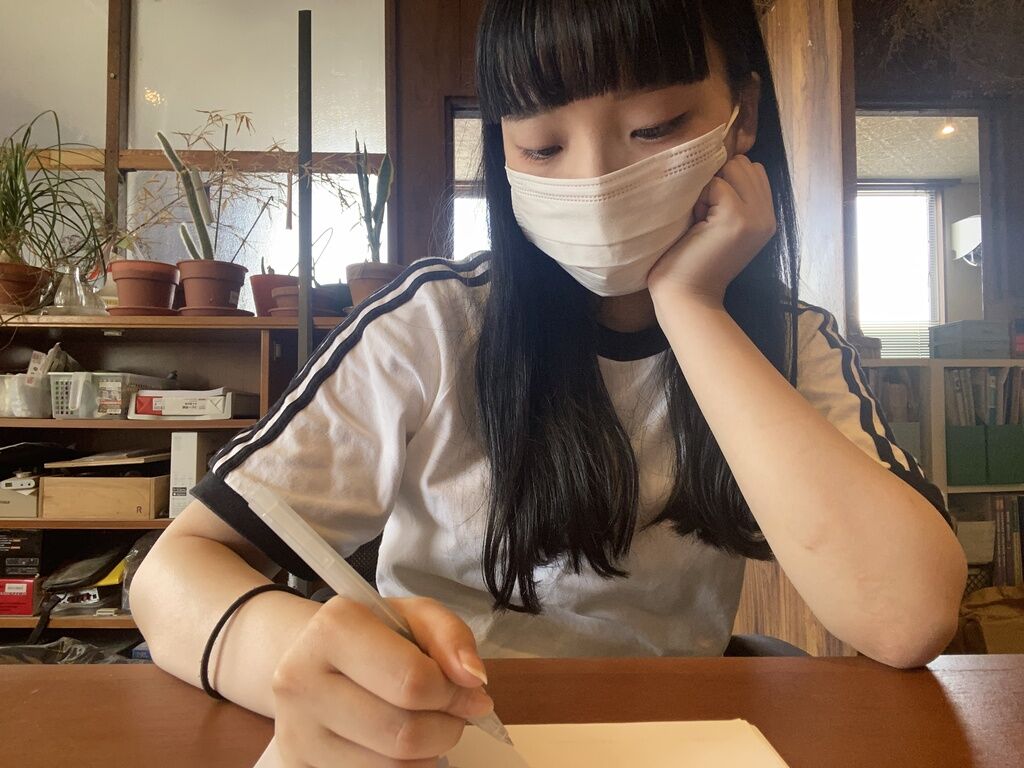 悩むイデ
