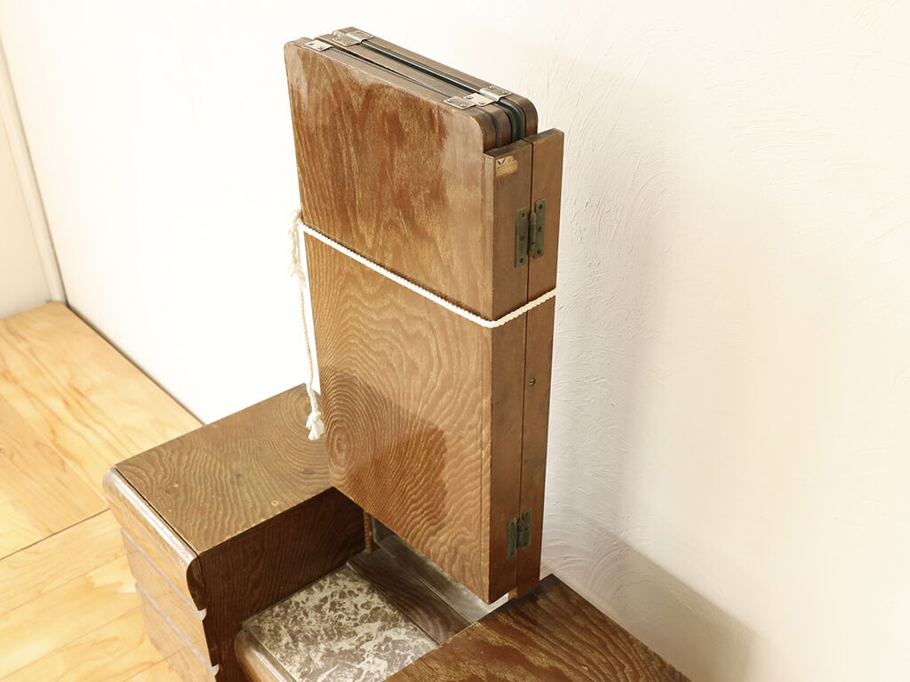 鏡の表面の化粧材
