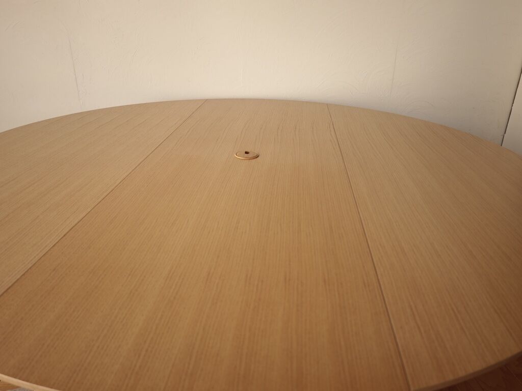 明るい雰囲気のナチュラル色のオーク