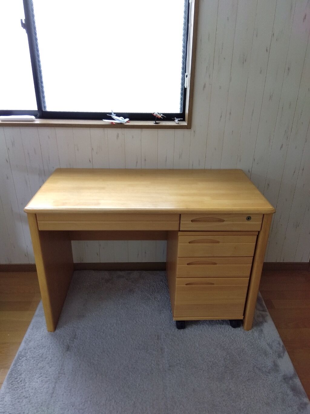 お客様からお送りいただいた家具をお部屋に設置したお写真