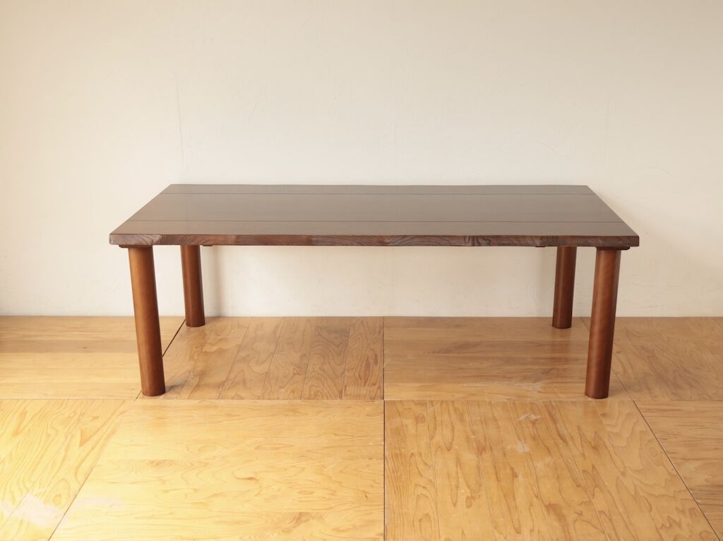 天板はそのままに脚を作り替えてリメイクしたダイニングテーブル