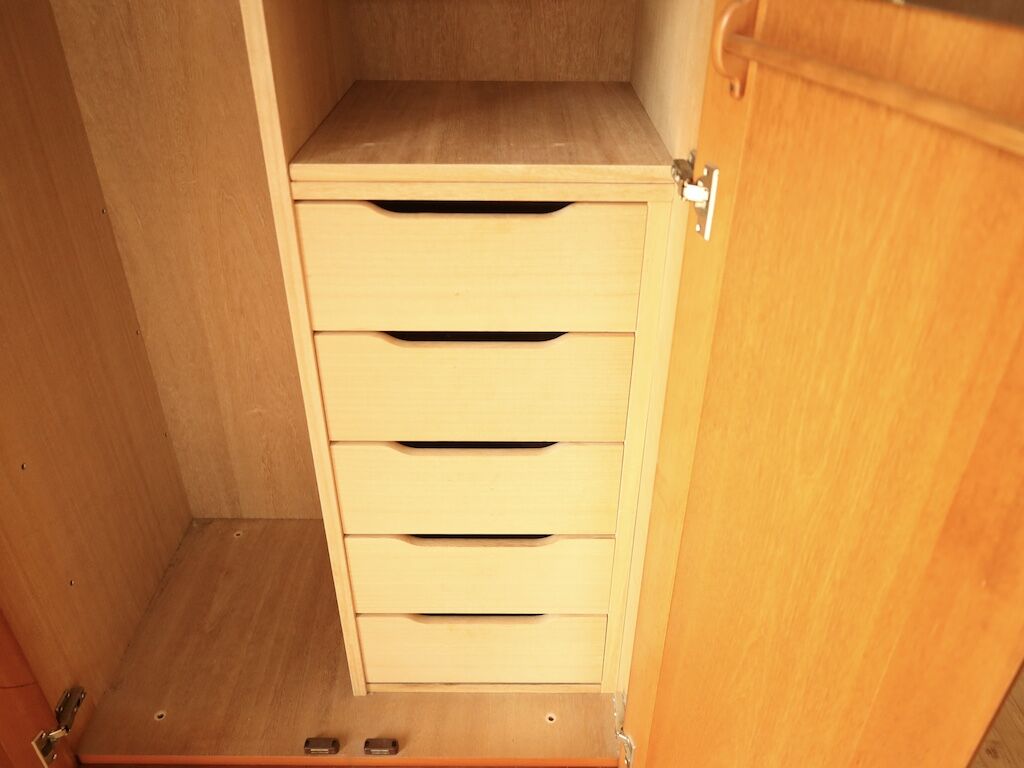 婚礼タンス内部の引き出し