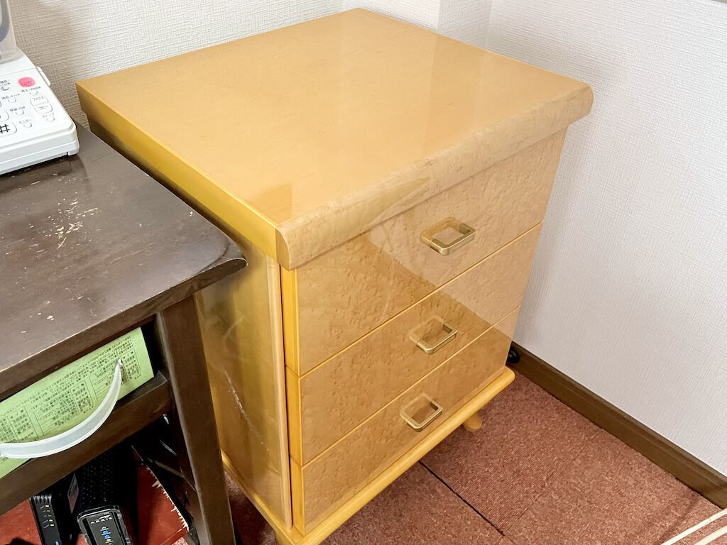 お客様宅に納品したリメイク後の猫脚チェスト