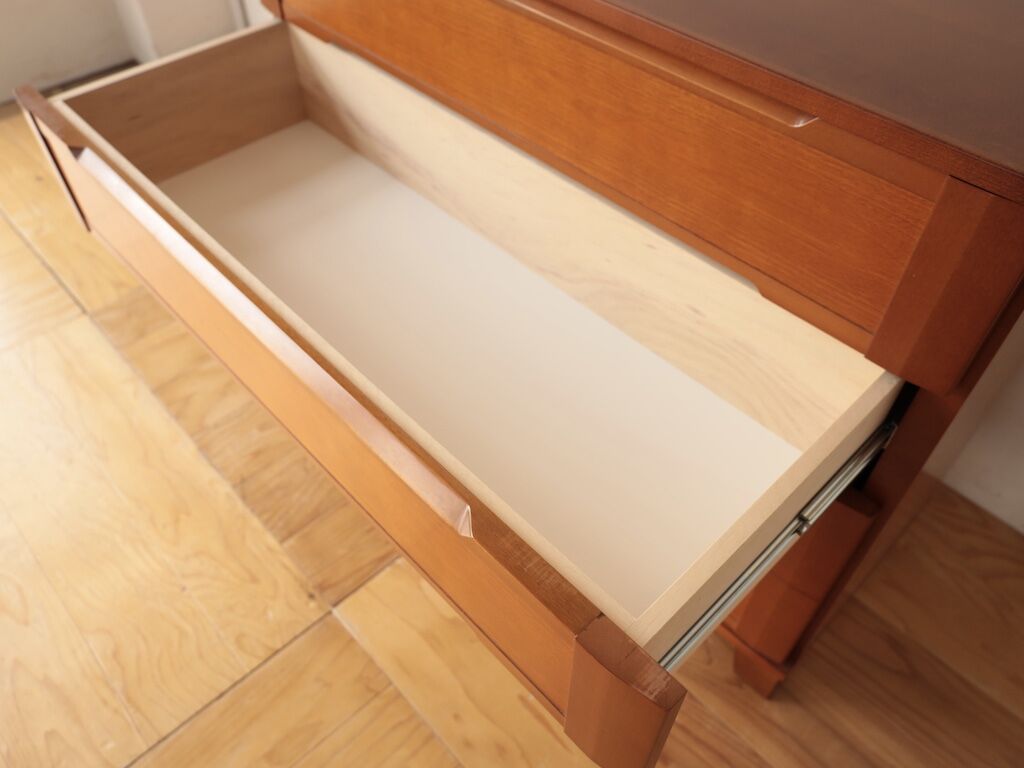 引き出しにスライドレールを取り付け抜け落ち防止に