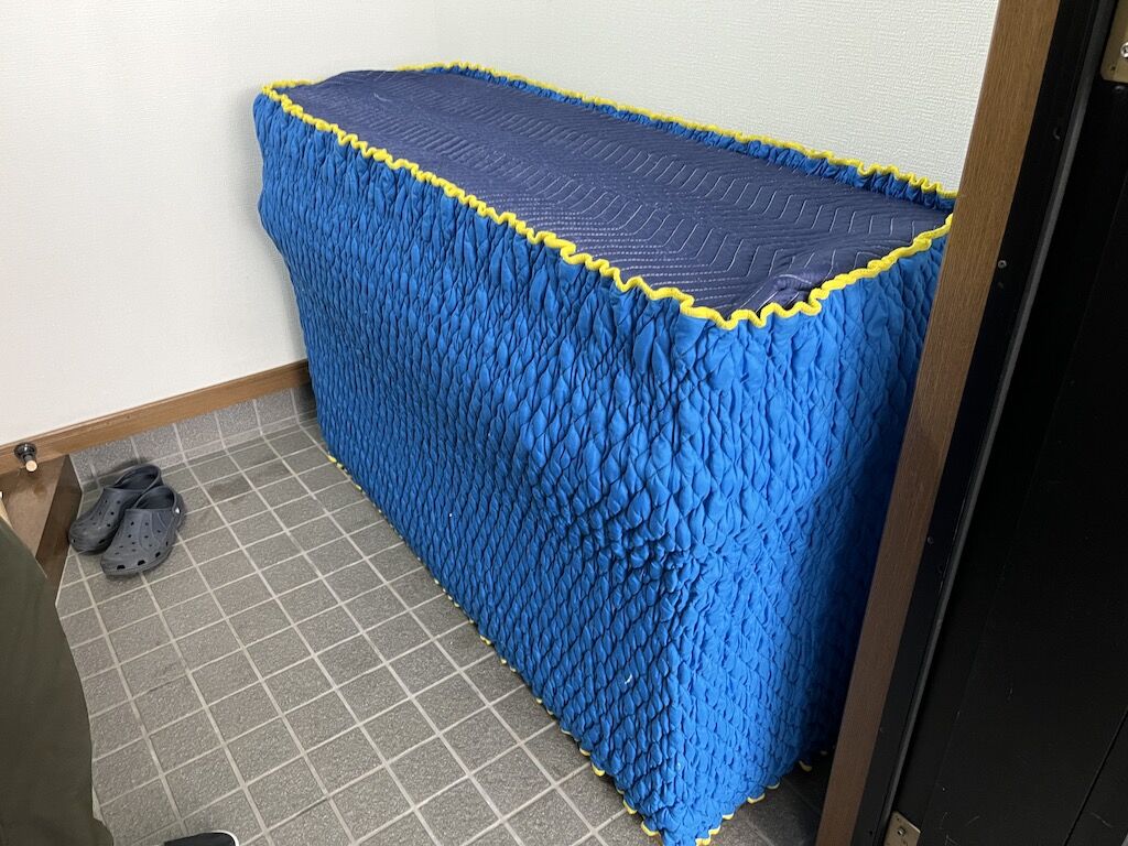 リメイクした家具の納品の様子