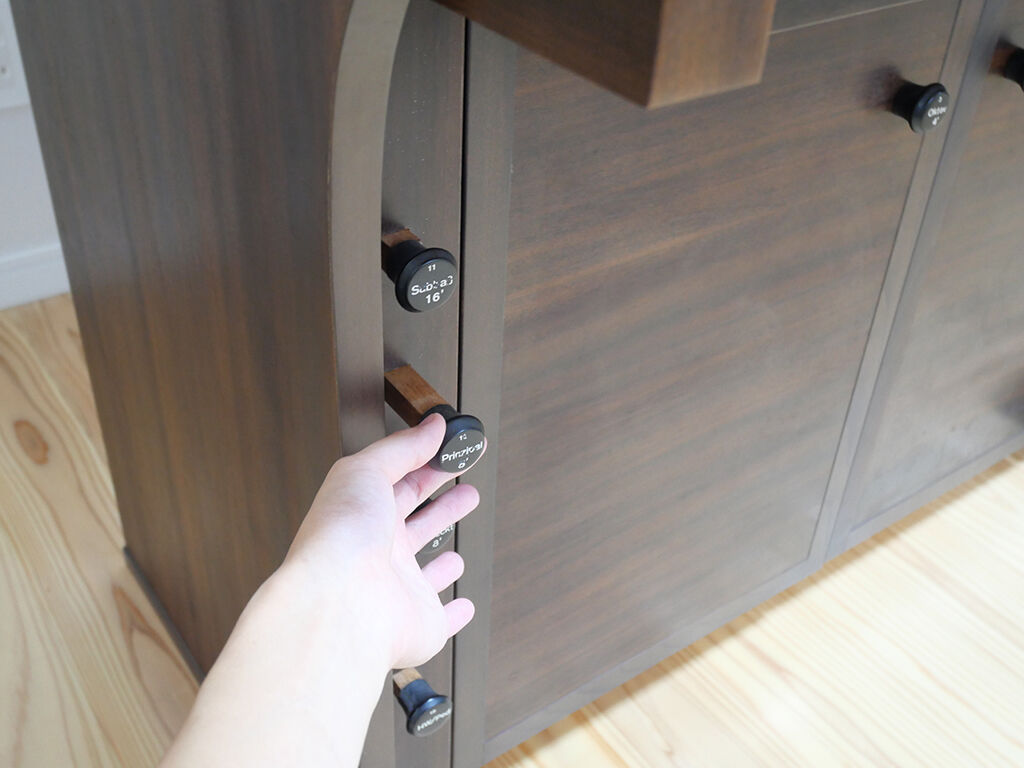 引っ張ることのできるストップレバー