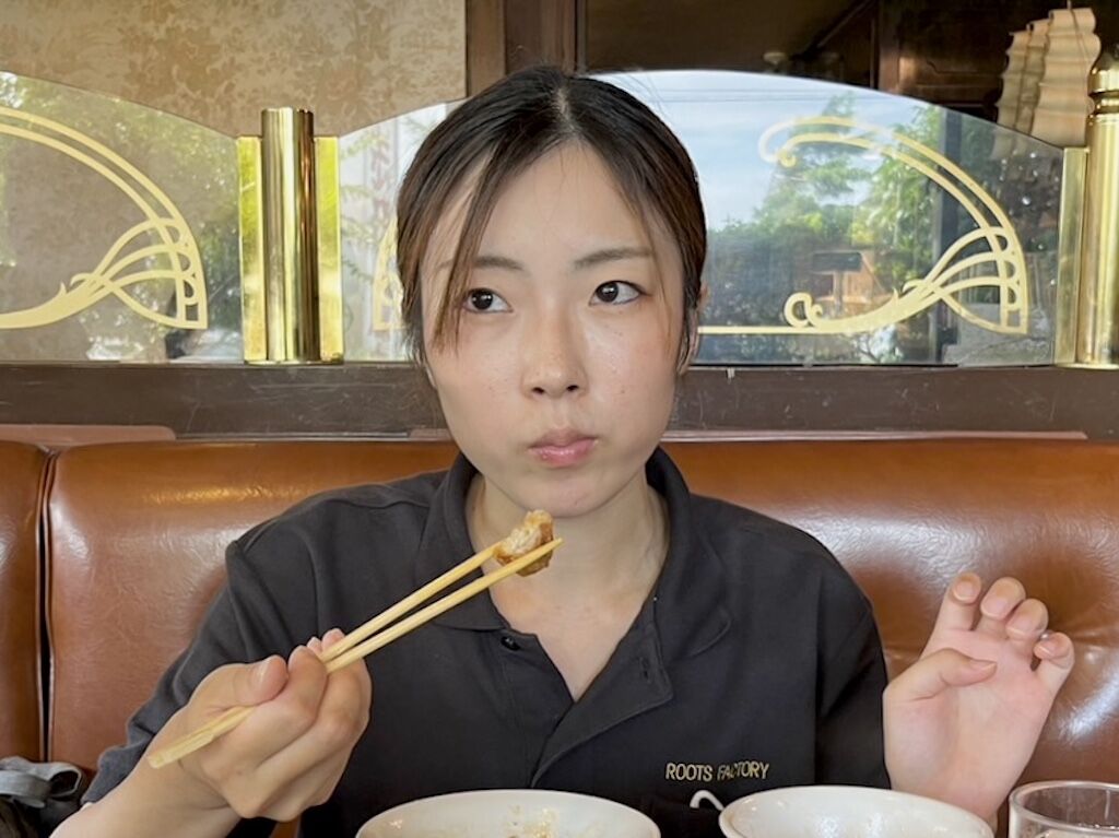 食べるユリマタタ