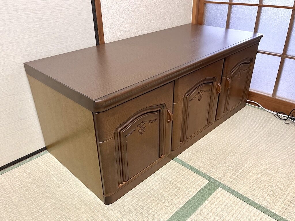 「元の家具の面影そのままの雰囲気で想像以上の仕上がり」と喜んでいただけたテレビ台