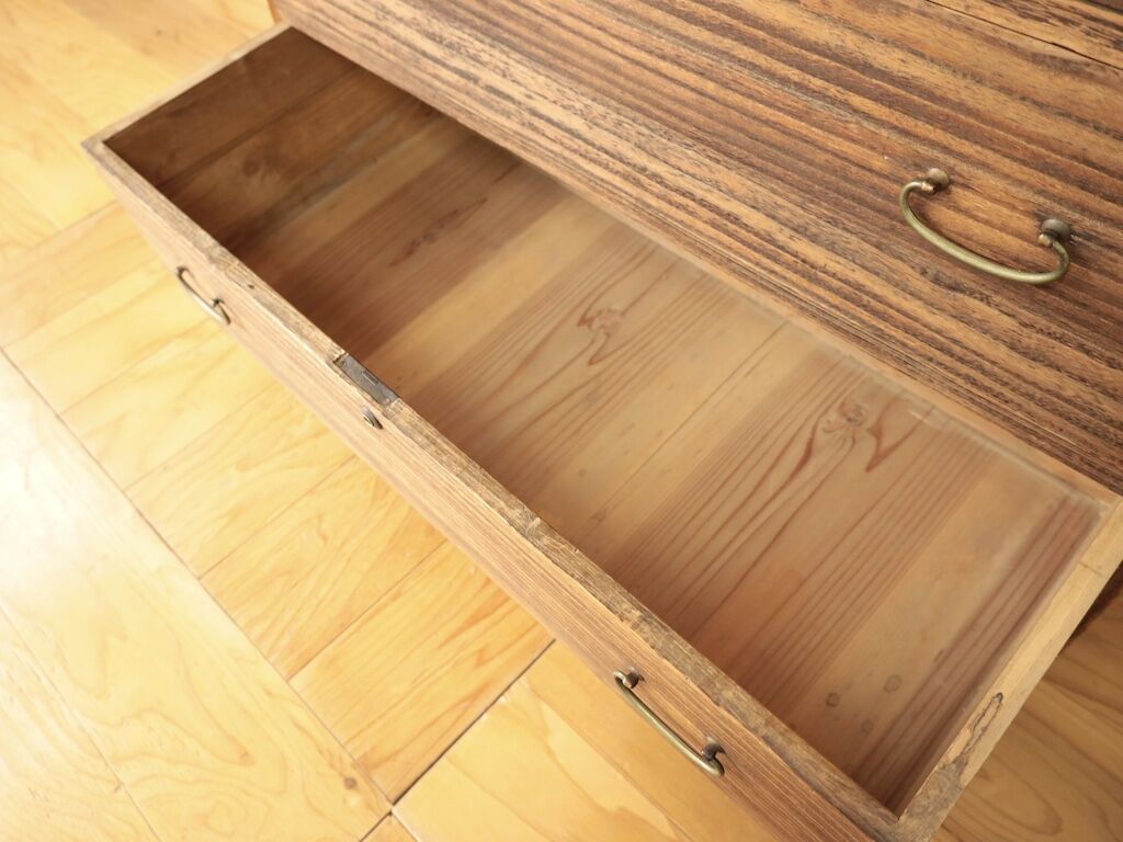 開け閉めの具合が悪くなってしまったという引き出し