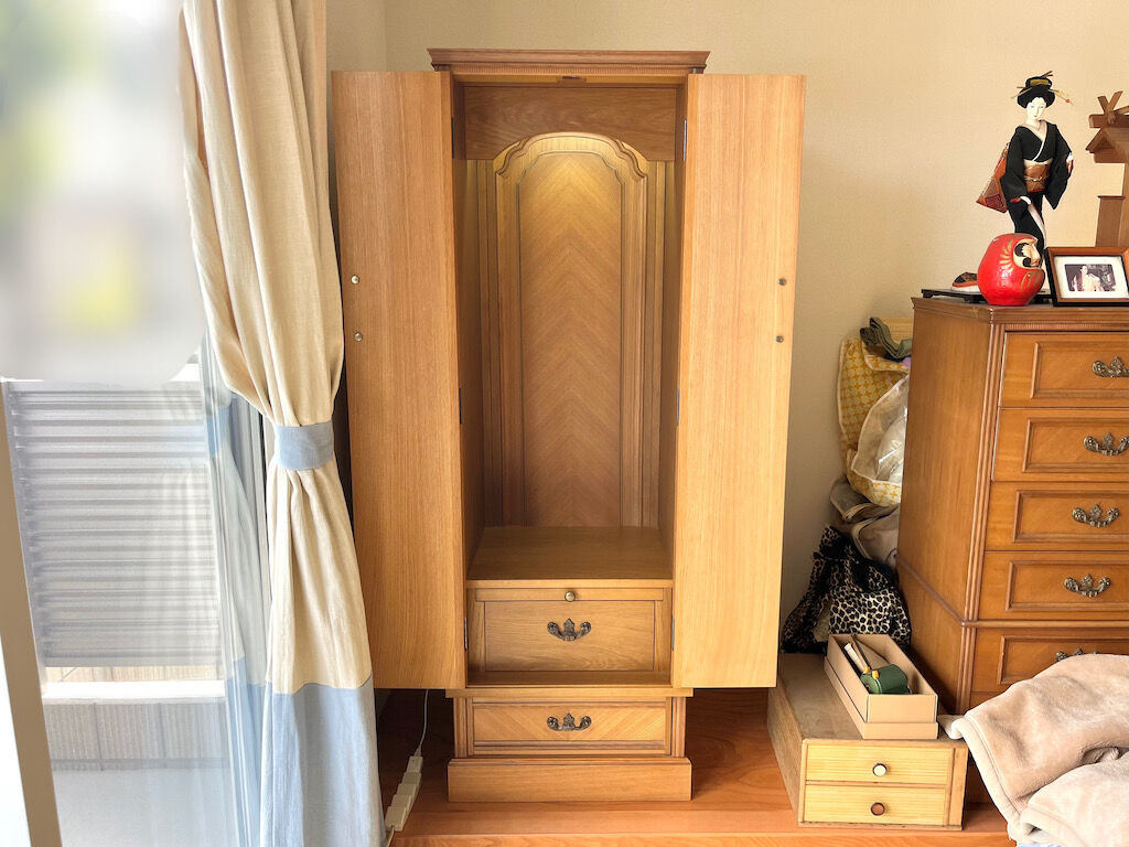 照明を仕込んであるお仏壇