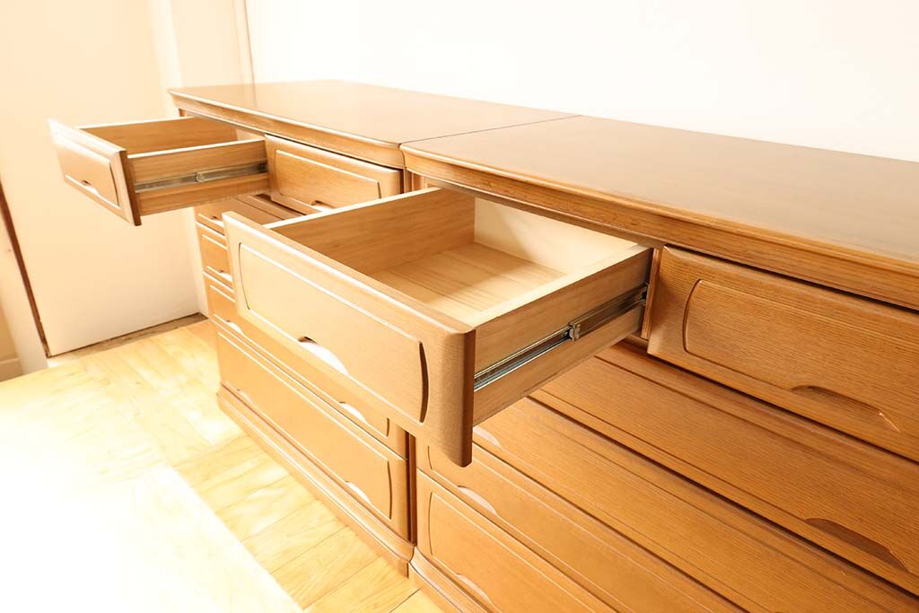 少しの力で開く引き出し