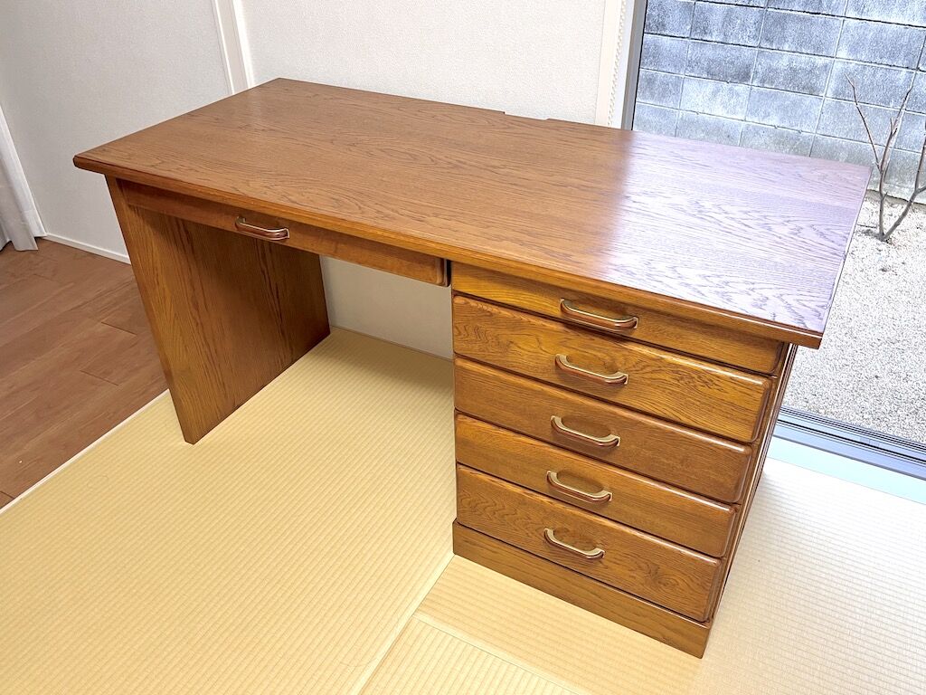 ご新居に納品したリメイク後のデスク