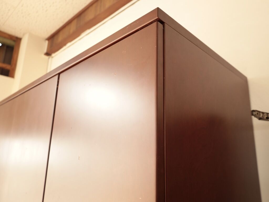 デスクにリメイクしたいとご相談いただいた婚礼タンス