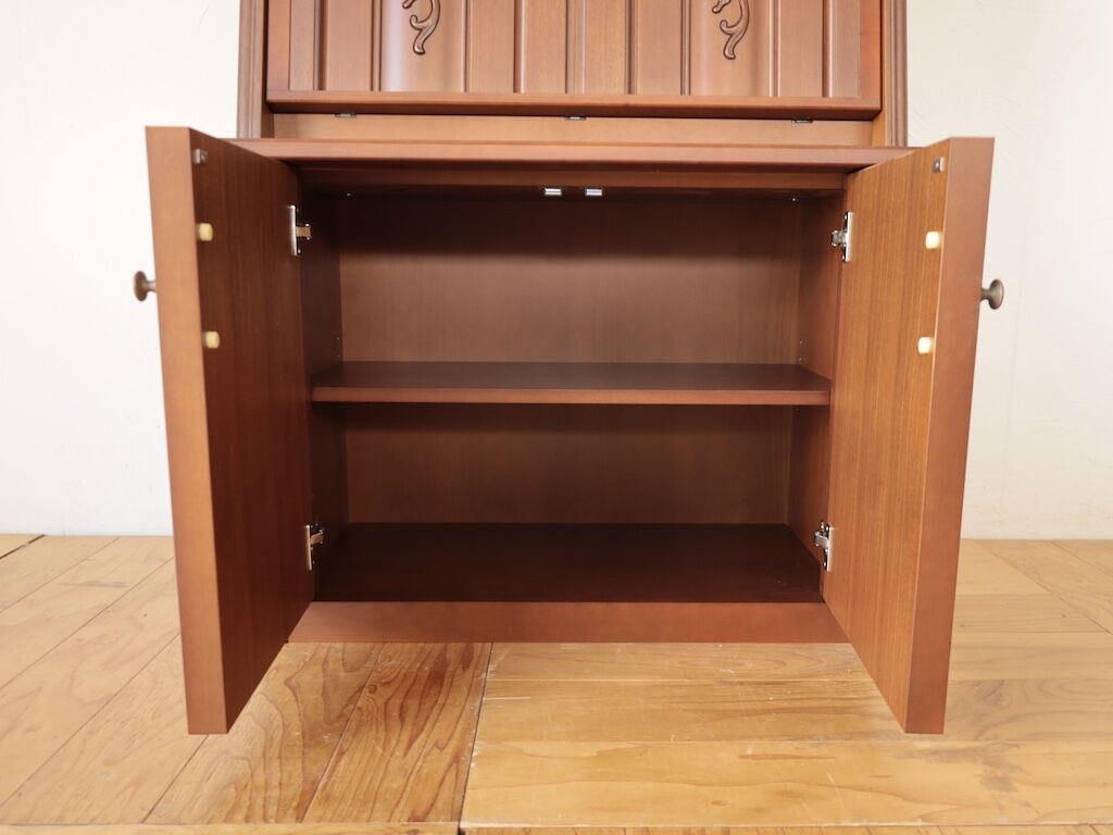洋服タンスの扉2枚を活かした両開き扉