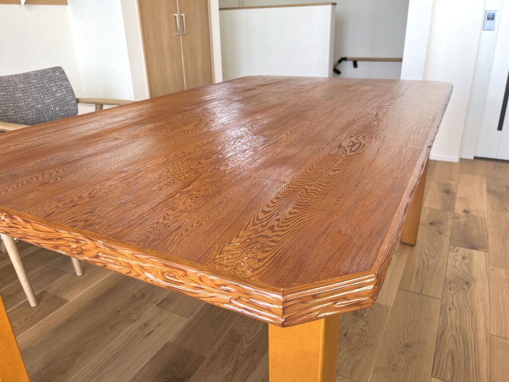 建て替えしたお家に納品したリメイクダイニングテーブル