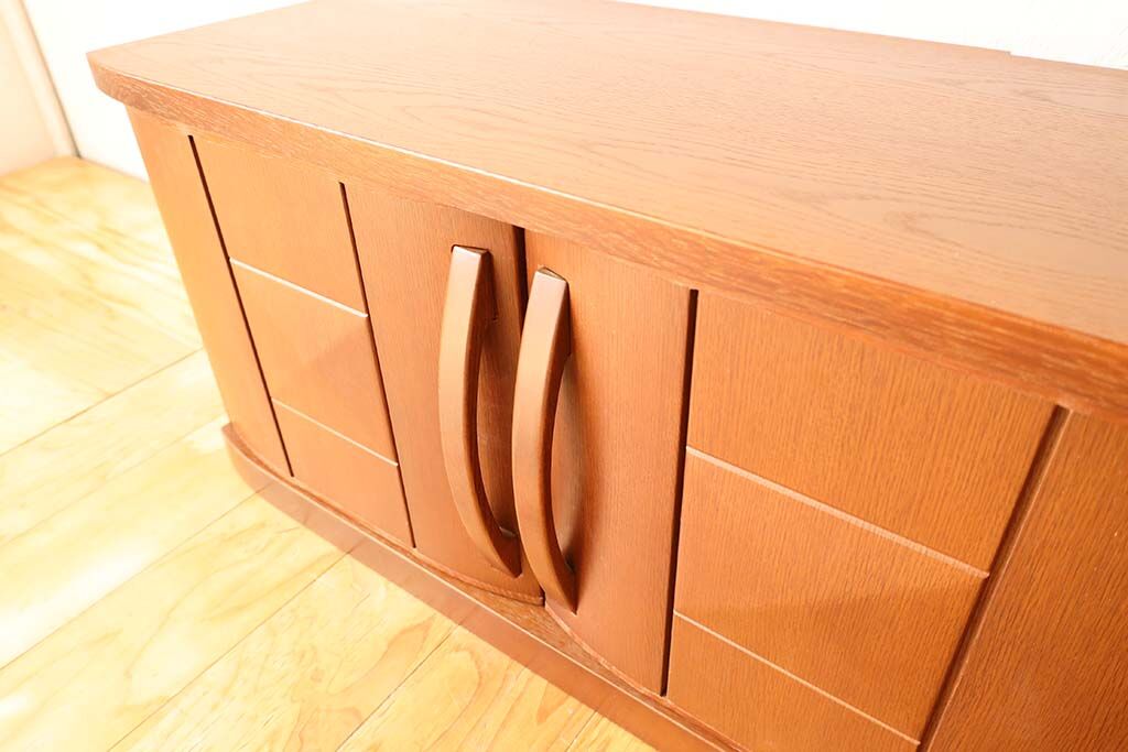 婚礼家具の扉を活かしたテレビ台