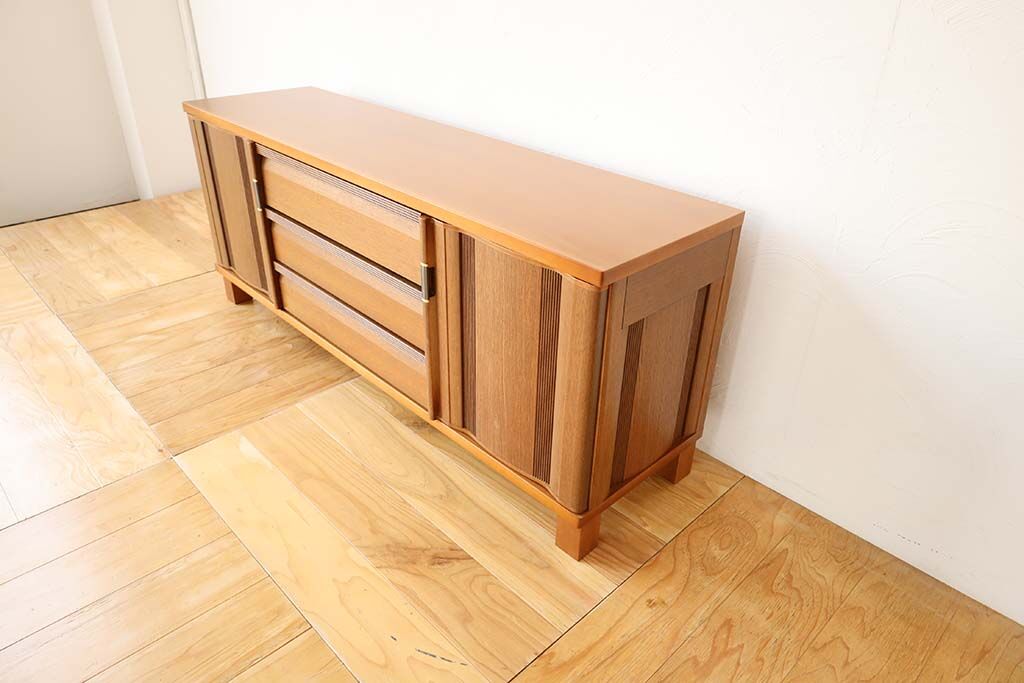 もとのタンスの部材をたっぷり使ったテレビ台