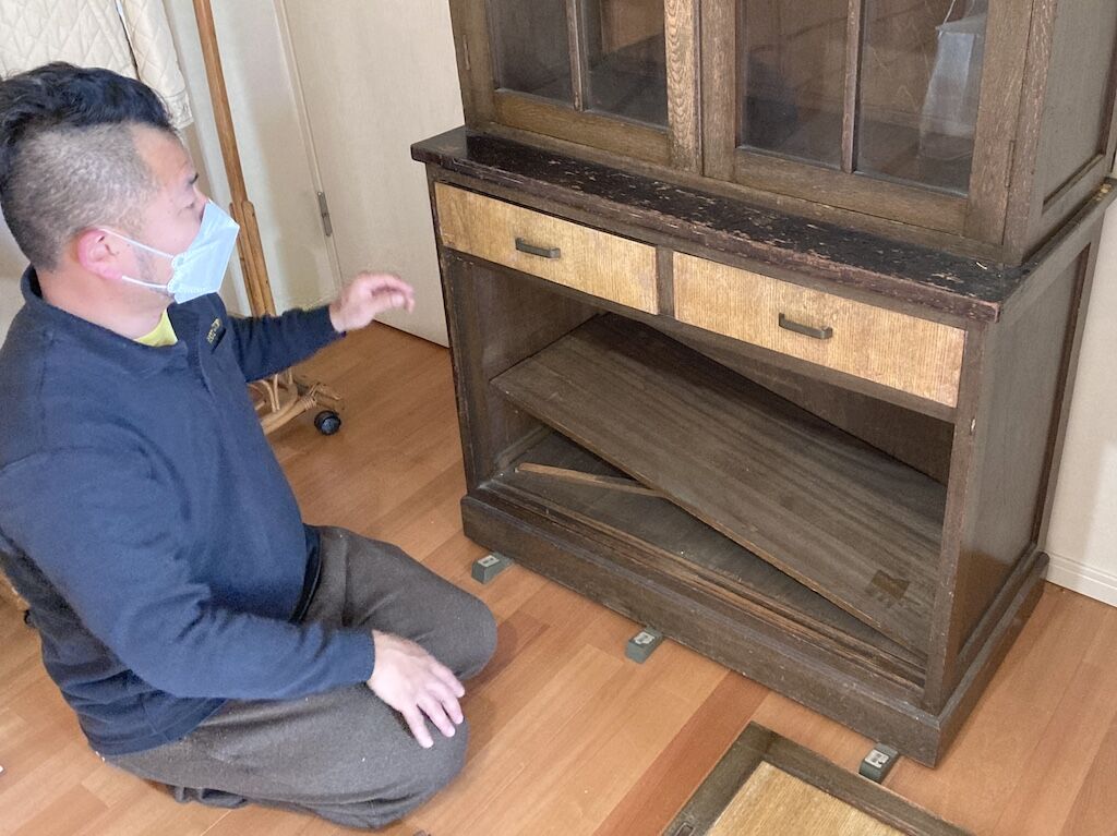 家具リメイクをご依頼いただいたお客様との打ち合わせの様子