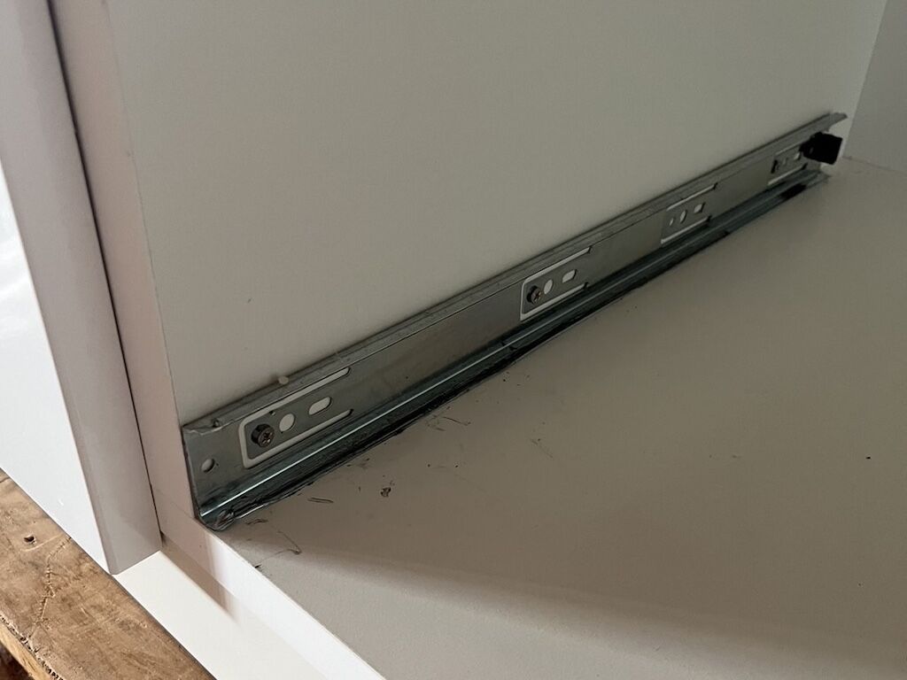金属屑が出るようになってしまっていたレール