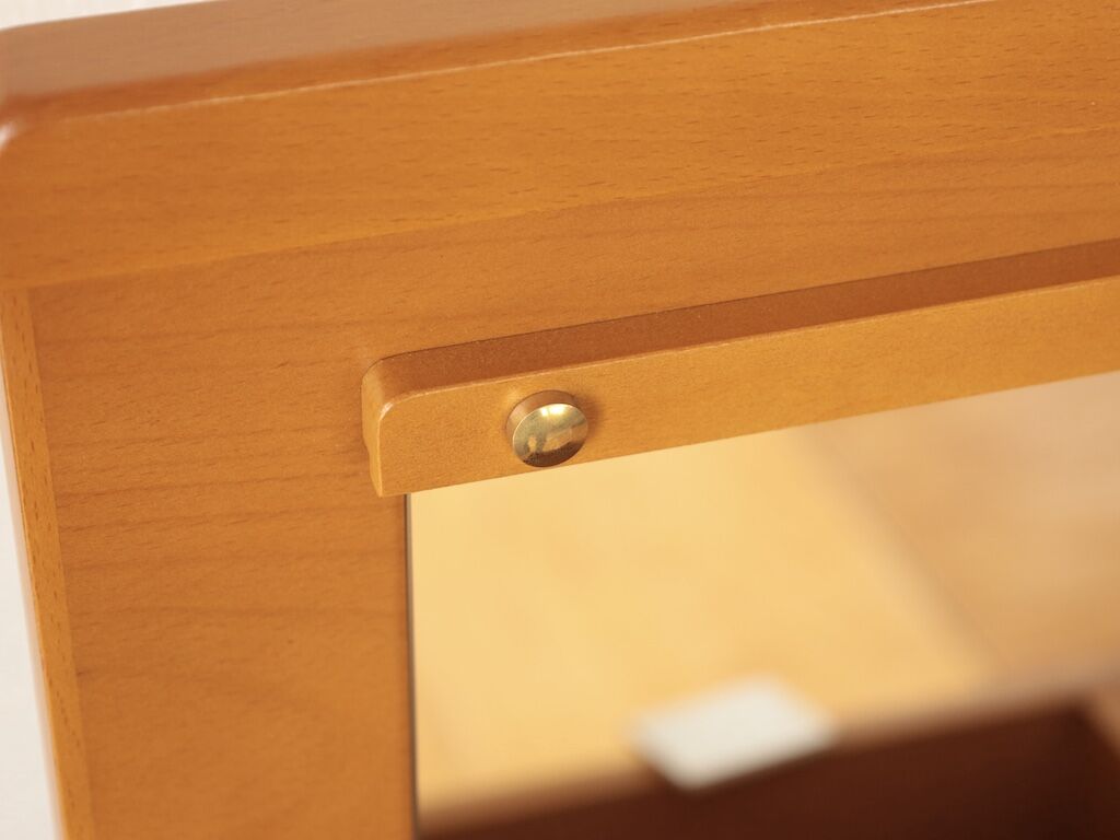 ゴールドの鏡どめ