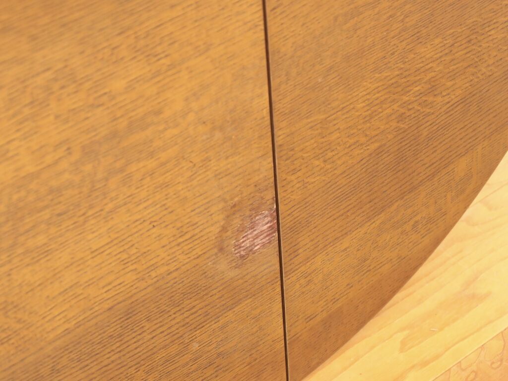 接着剤を垂らしてしまったという天板