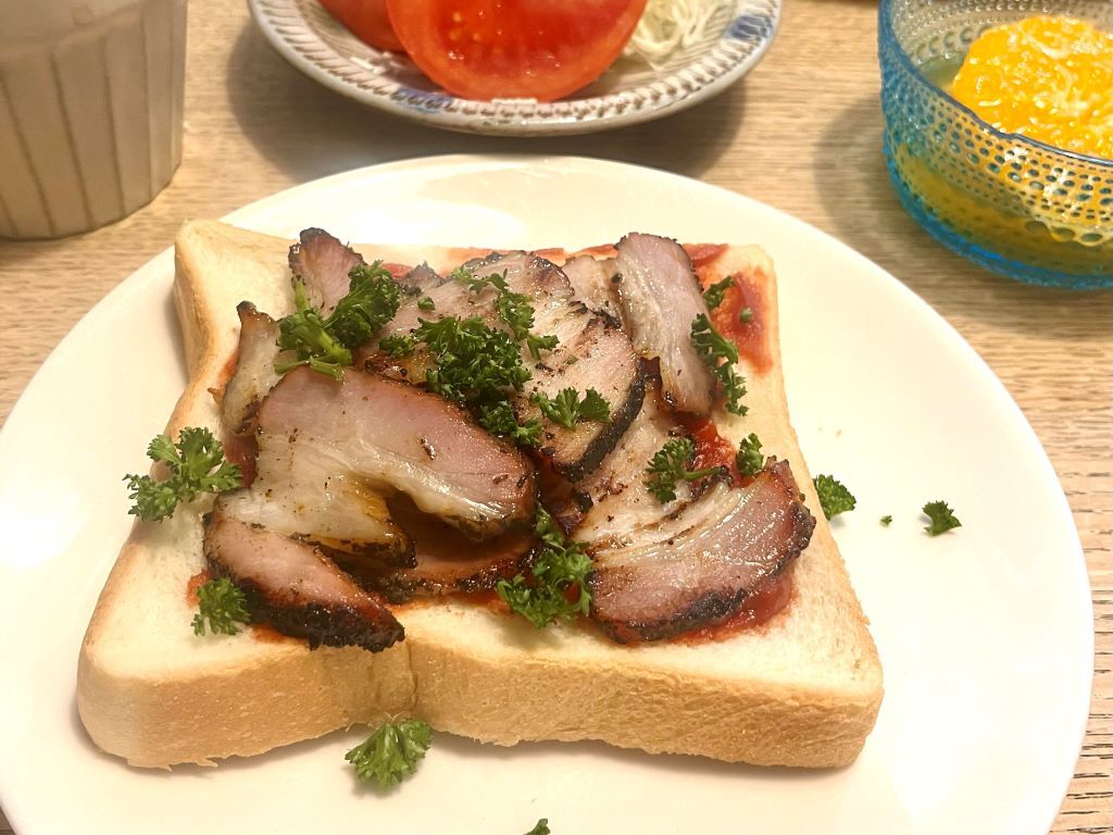 ベーコンのっけ食パン
