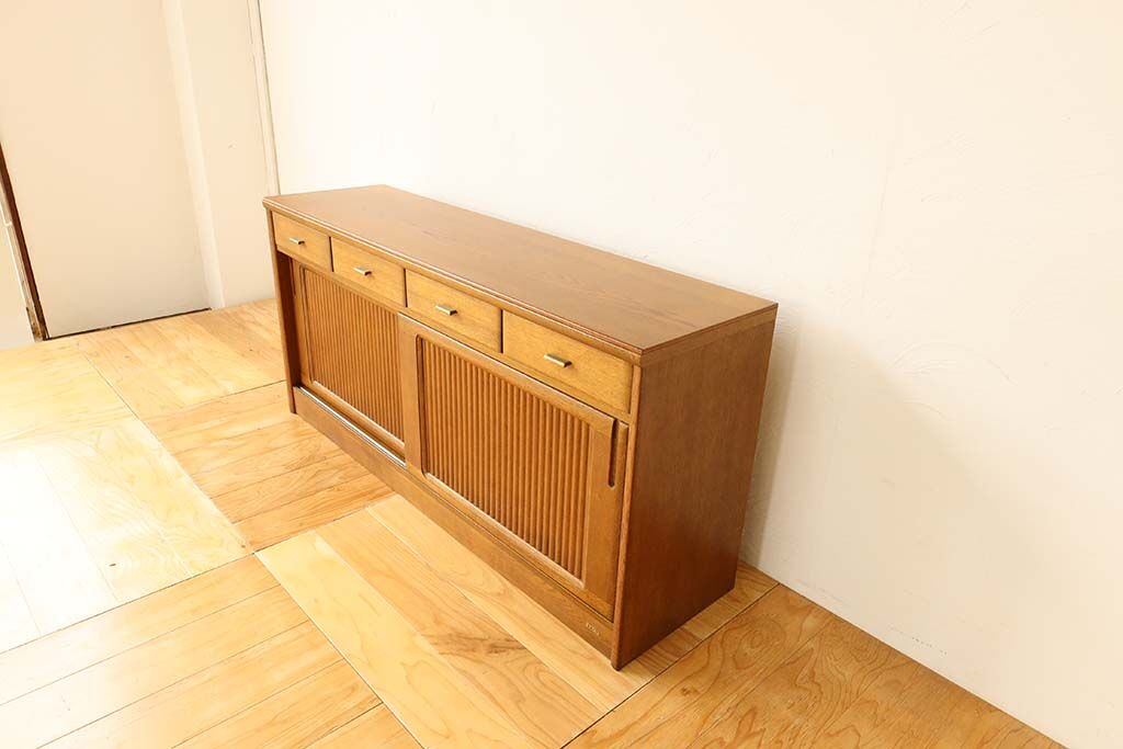 長年の使用で付いてしまった傷や汚れも綺麗に