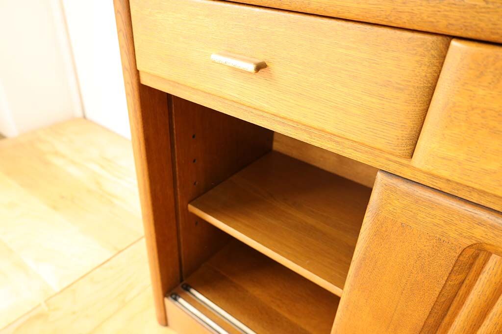 扉の内部は収納力抜群