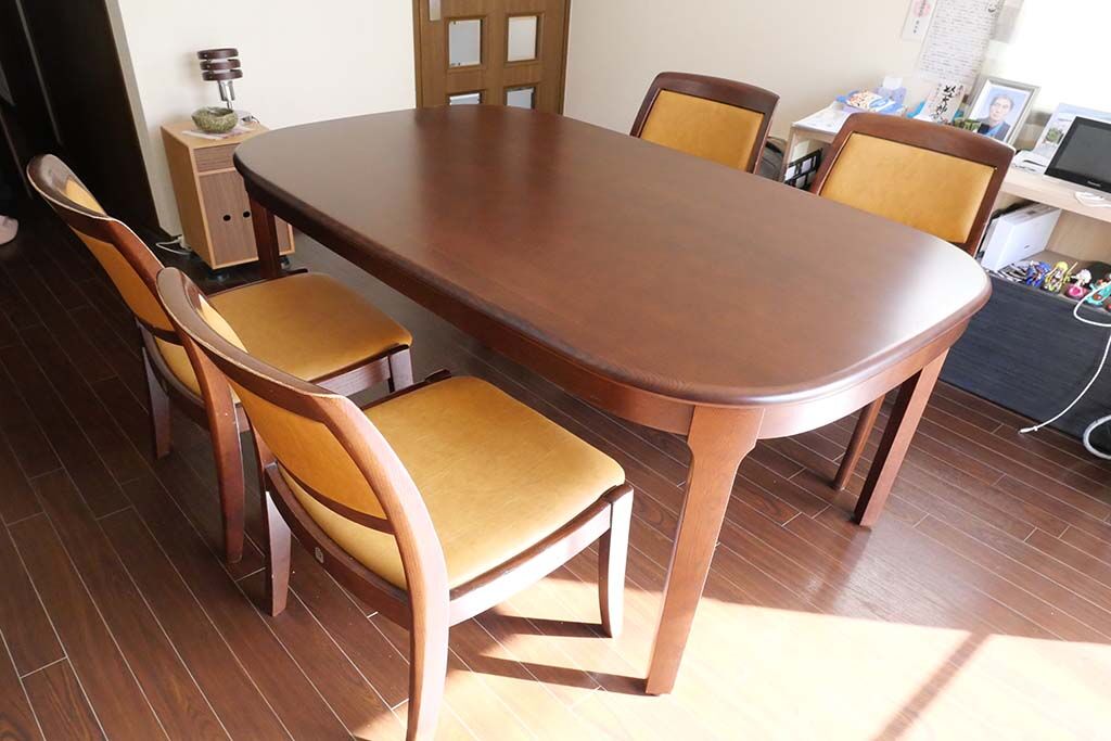 ダイニングテーブル納品