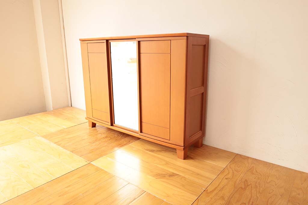 コンパクトになった寝室用キャビネット