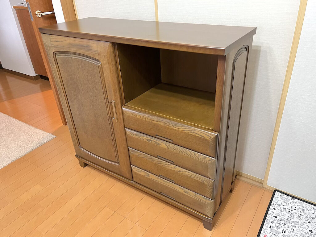 お客様宅に納品したリメイク後のキャビネット