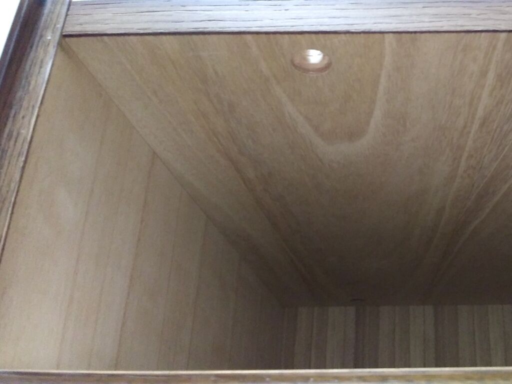 整理タンスの和タンスとの連結用ネジ穴