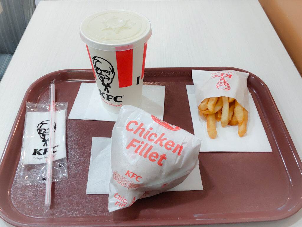 KFCのチキンフィレサンドセット