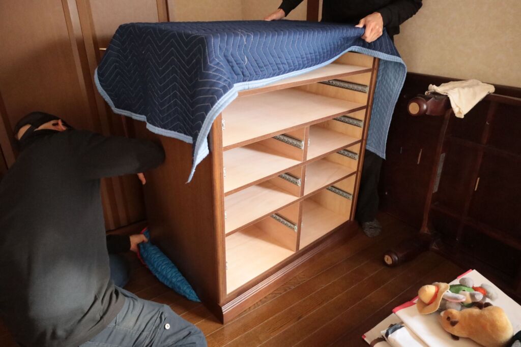 リサイズが完成した家具、婚礼タンスを納品