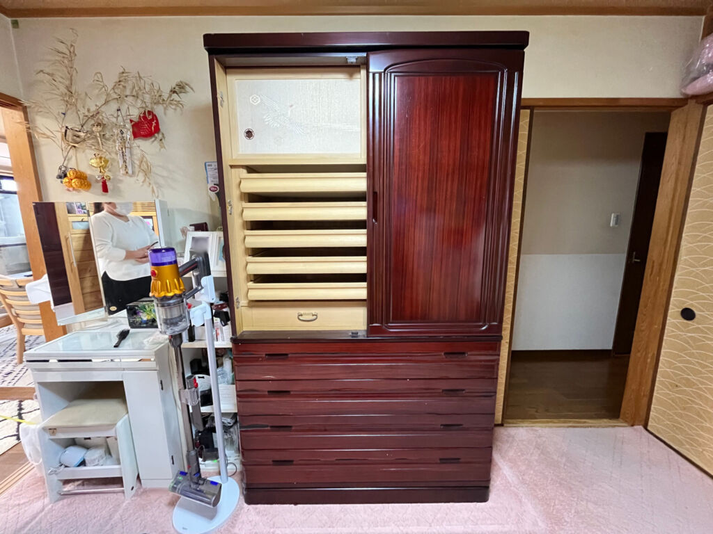婚礼家具の和タンスをお引き取り