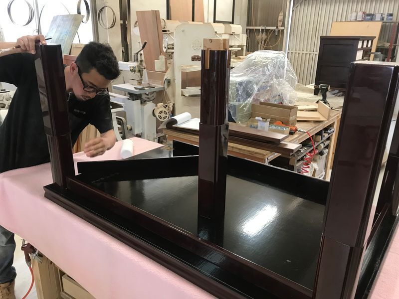 工房でのリメイク作業風景