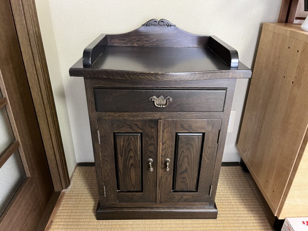 レストアした電話台を納品